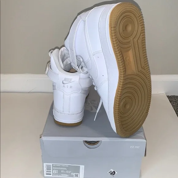 Air Force 1 High (big kids) - Picture 4 of 6